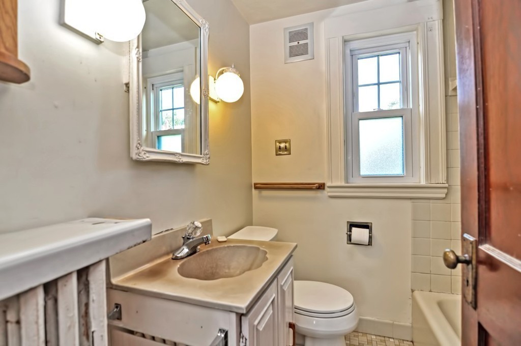 17-19 Oakley Road Watertown, MA 02472 - Photo 28 of 42