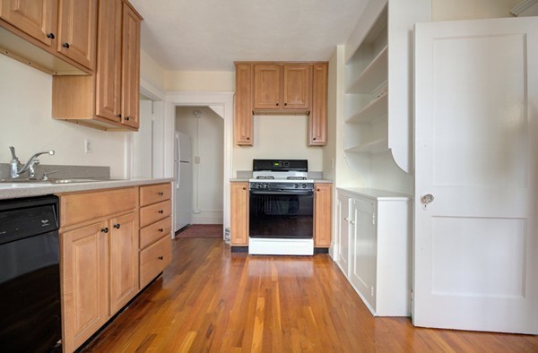 17-19 Oakley Road Watertown, MA 02472 - Photo 32 of 42