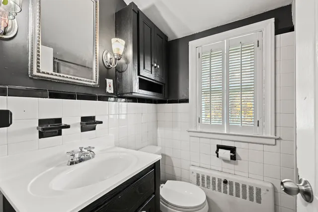 $2,600 | 133 Robbins Avenue, Newington, CT 06111