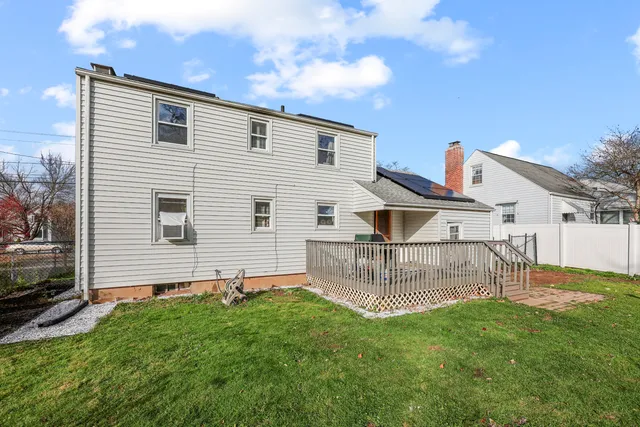 $2,600 | 133 Robbins Avenue, Newington, CT 06111