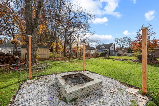 $2,600 | 133 Robbins Avenue, Newington, CT 06111