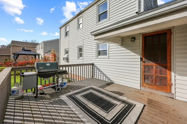 $2,600 | 133 Robbins Avenue, Newington, CT 06111