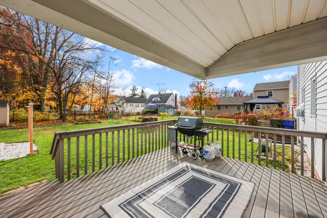 $2,600 | 133 Robbins Avenue, Newington, CT 06111