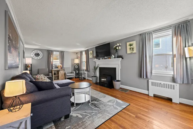 $2,600 | 133 Robbins Avenue, Newington, CT 06111