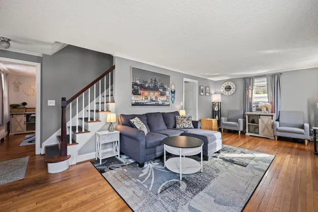 $2,600 | 133 Robbins Avenue, Newington, CT 06111