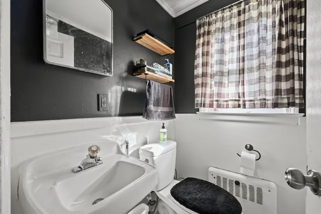 $2,600 | 133 Robbins Avenue, Newington, CT 06111