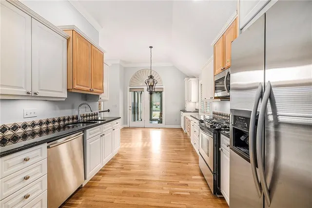 $460,000 | 13423 Summit Court, Kansas City, MO 64145