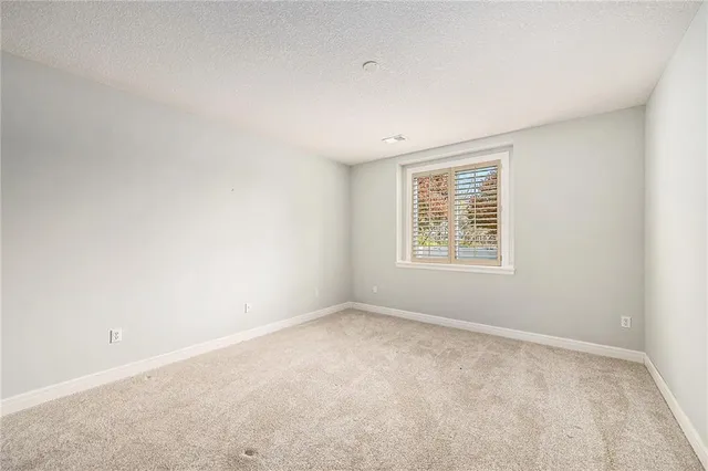 $460,000 | 13423 Summit Court, Kansas City, MO 64145