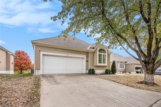 $460,000 | 13423 Summit Court, Kansas City, MO 64145