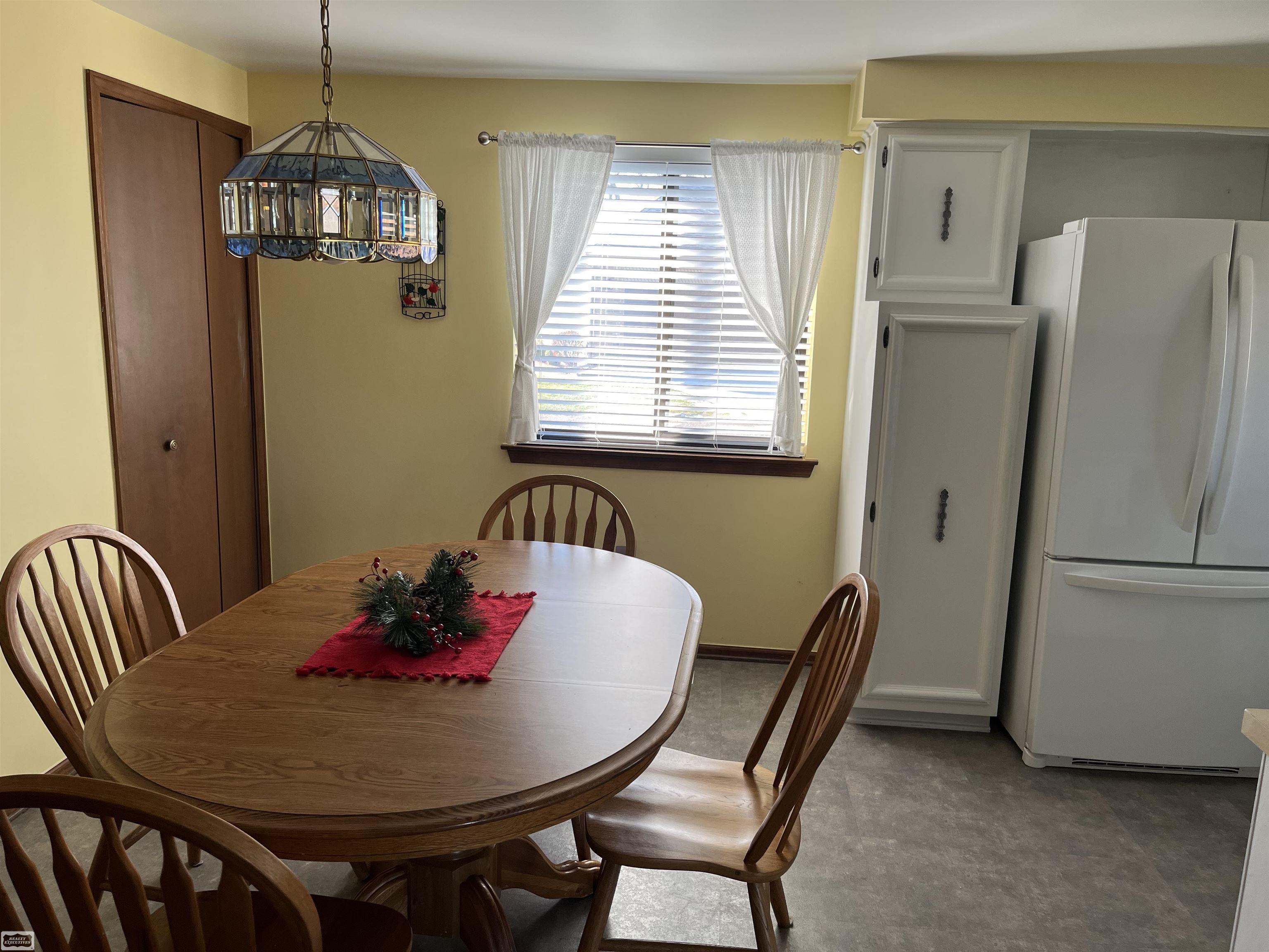 34025 Mulvey Road Fraser, MI 48026 - Photo 5 of 26 50095657-4.JPG