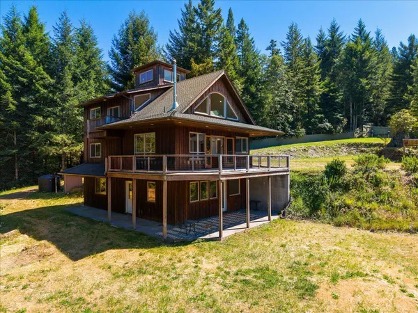 $899,000 | 5623 Kneeland Road, Kneeland, CA 95549
