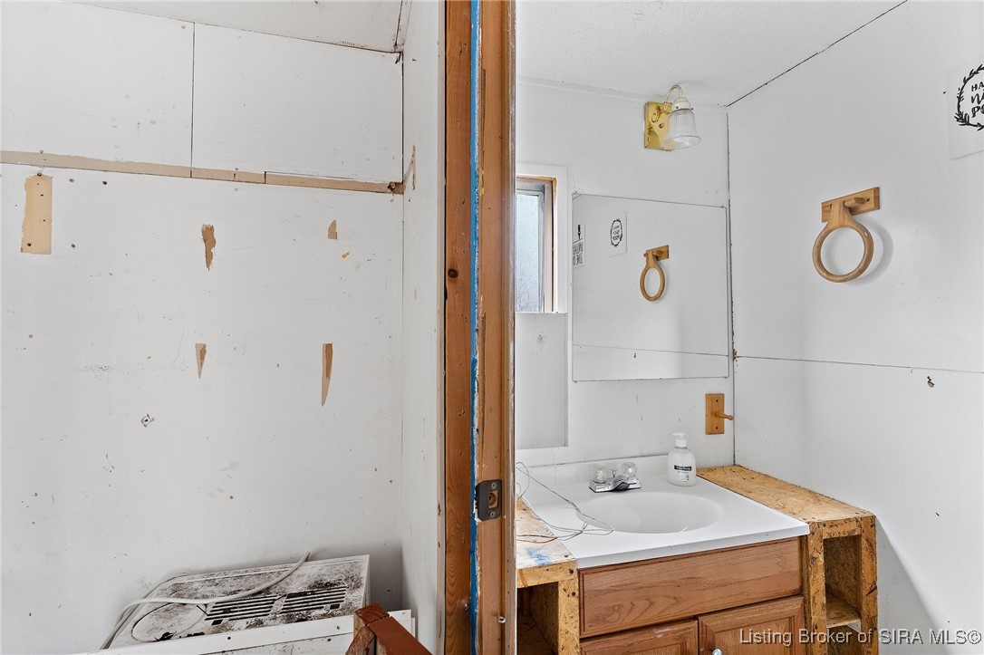 3573 East Oard Spring Road Deputy, IN 47230 - Photo 17 of 20