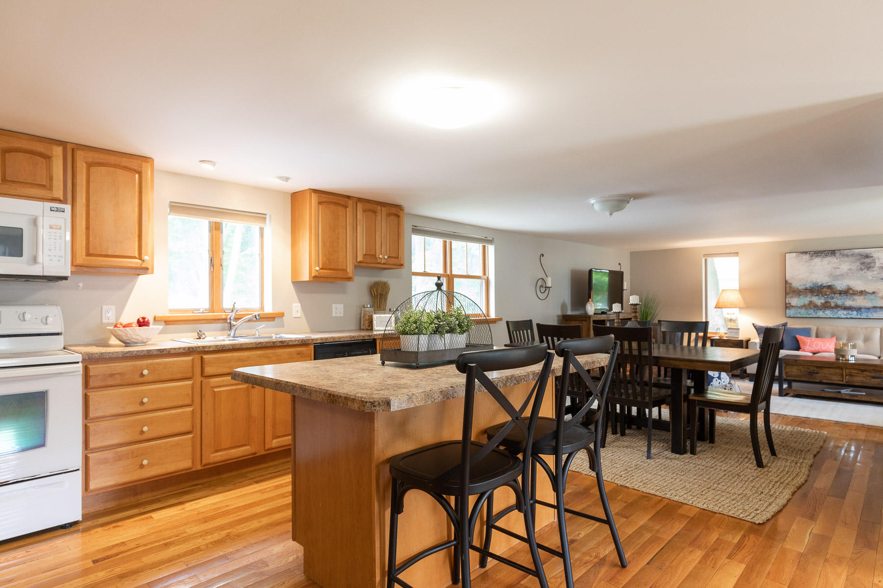 83 Rogers Road Kittery, ME 03904 - Photo 13 of 32 seacoast_rephotos-9