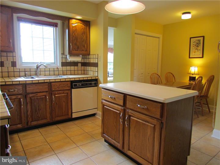 4 Hillendale Road Perkasie, PA 18944 - Photo 5 of 25 Gallery Image 5