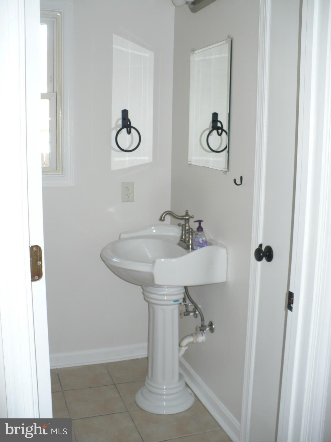 5300 Dogwood Road Baltimore, MD 21207 - Photo 19 of 22 Bath