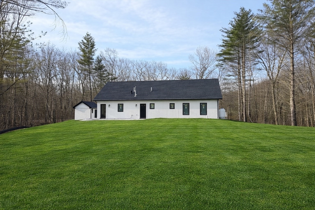 16 Smith Hanson Road North Brookfield, MA 01535 - Photo 2 of 39