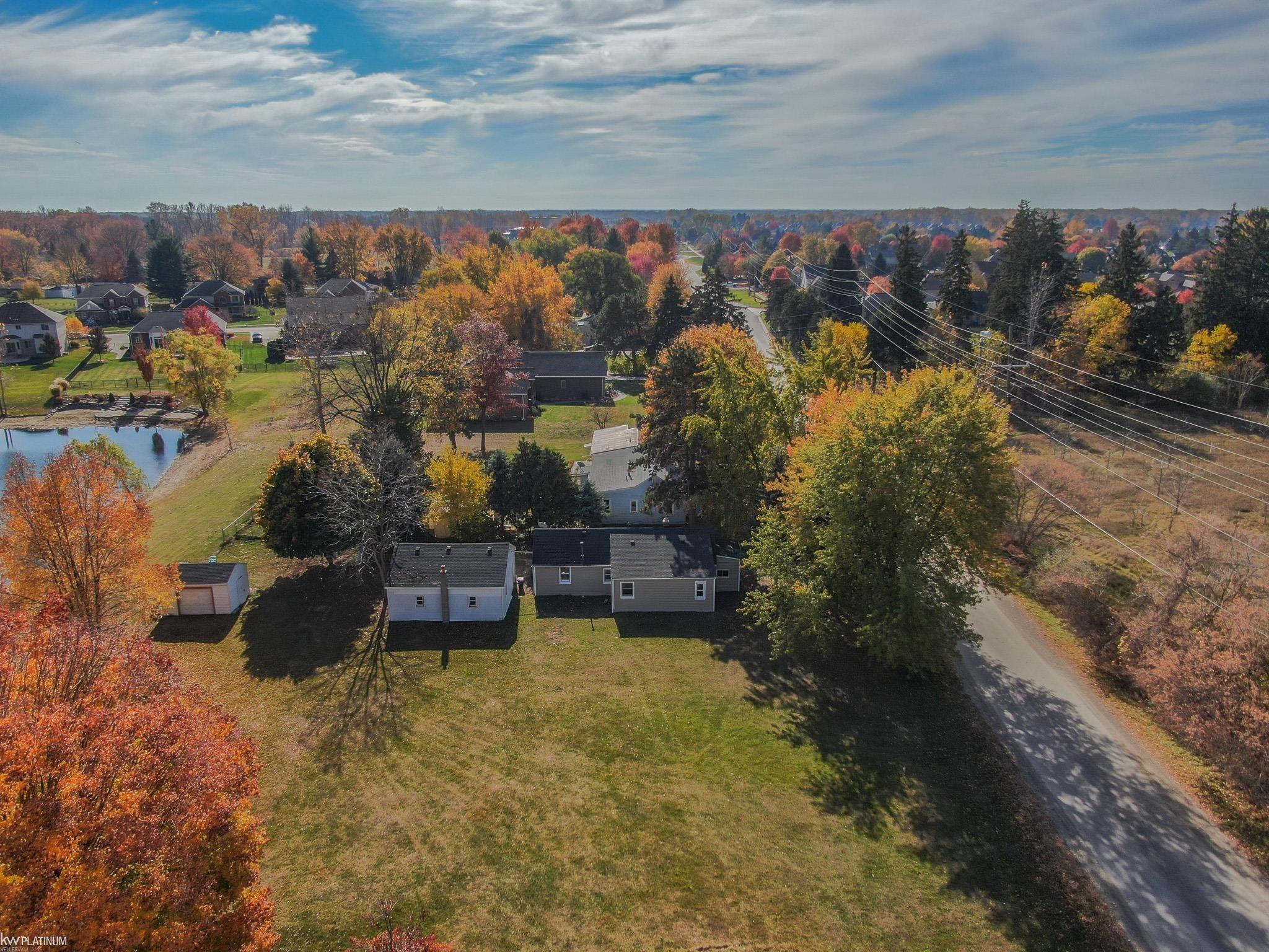 53920 Chesterfield Road New Baltimore, MI 48051 - Photo 5 of 26 50094280-4.JPG
