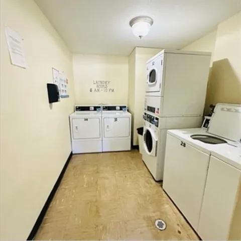 $1,800 | 8 Shadowbrook Lane, Unit 38, Milford, MA 01757