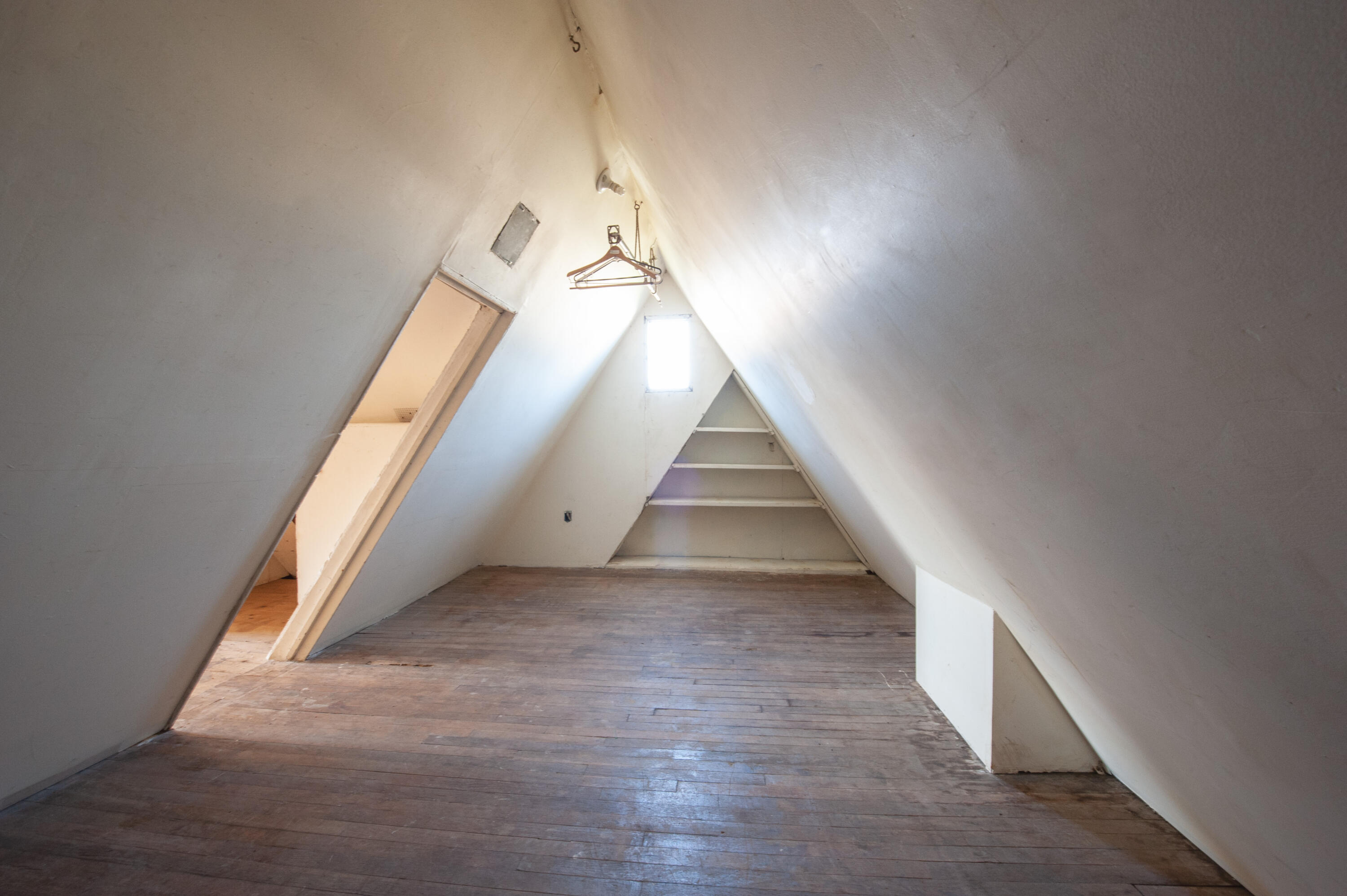 2014 Channel Drive Ventura, CA 93001 - Photo 11 of 13 Upstairs