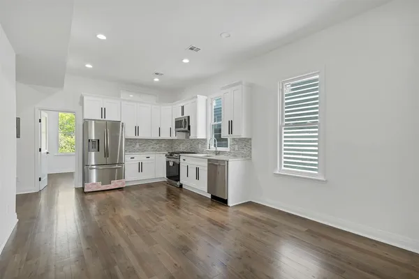 $3,600 | 208 Shippen Street, Unit 2, Weehawken, NJ 07086