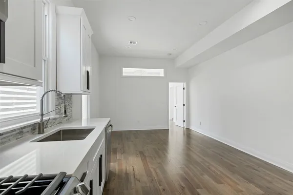 $3,600 | 208 Shippen Street, Unit 2, Weehawken, NJ 07086