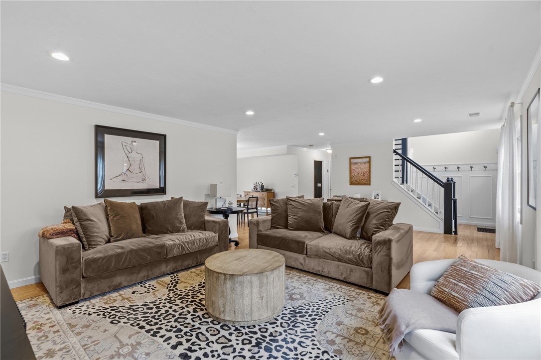 70 Foddering Farm Road Narragansett, RI 02882 - Photo 4 of 45 Living room