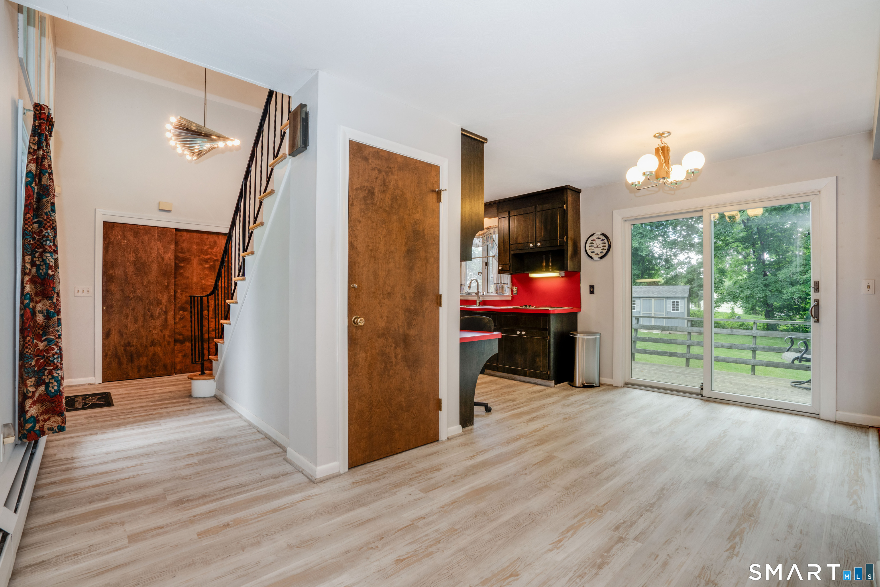 22 Terry Plains Road Bloomfield, CT 06002 - Photo 11 of 34