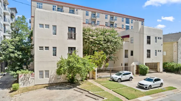 $1,800 | 712 Graham Place, Unit 203, Austin, TX 78705