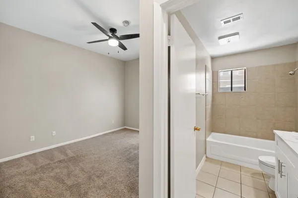 $1,800 | 712 Graham Place, Unit 203, Austin, TX 78705