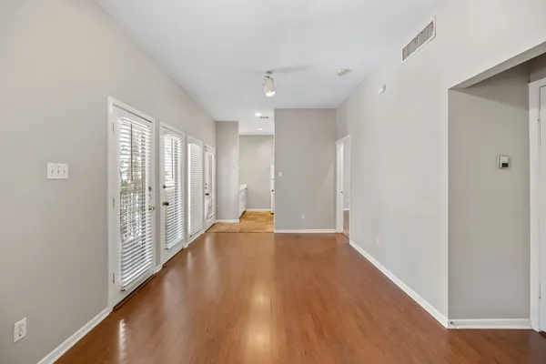 $1,800 | 712 Graham Place, Unit 203, Austin, TX 78705