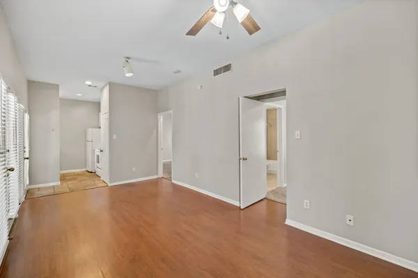 $1,800 | 712 Graham Place, Unit 203, Austin, TX 78705