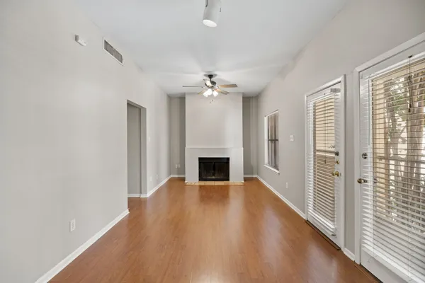 $1,800 | 712 Graham Place, Unit 203, Austin, TX 78705