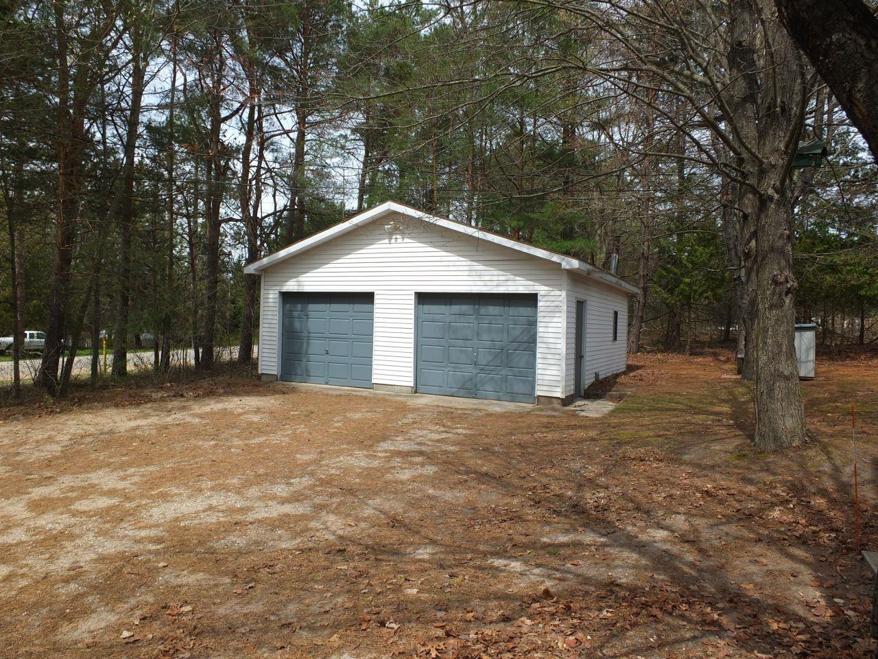4760 Rushton Road Central Lake, MI 49622 - Photo 4 of 33 Gallery Image 4