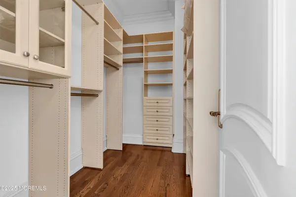 $7,999,999 | 934 Navesink River Road, Rumson, NJ 07760