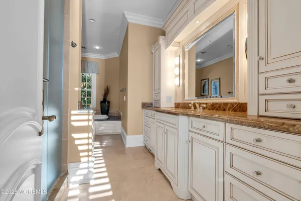 $7,999,999 | 934 Navesink River Road, Rumson, NJ 07760