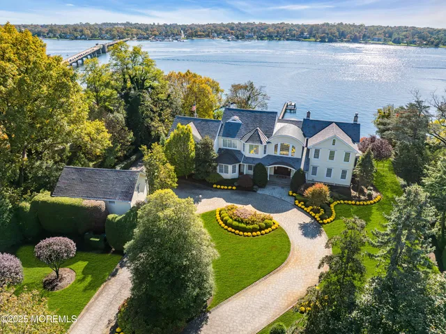 $7,999,999 | 934 Navesink River Road, Rumson, NJ 07760