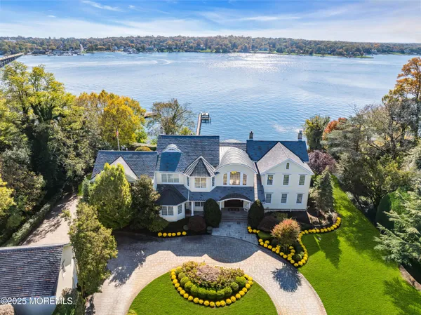 $7,999,999 | 934 Navesink River Road, Rumson, NJ 07760