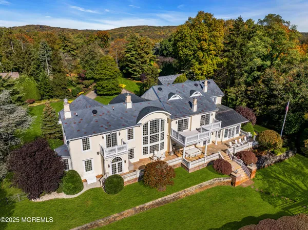 $7,999,999 | 934 Navesink River Road, Rumson, NJ 07760