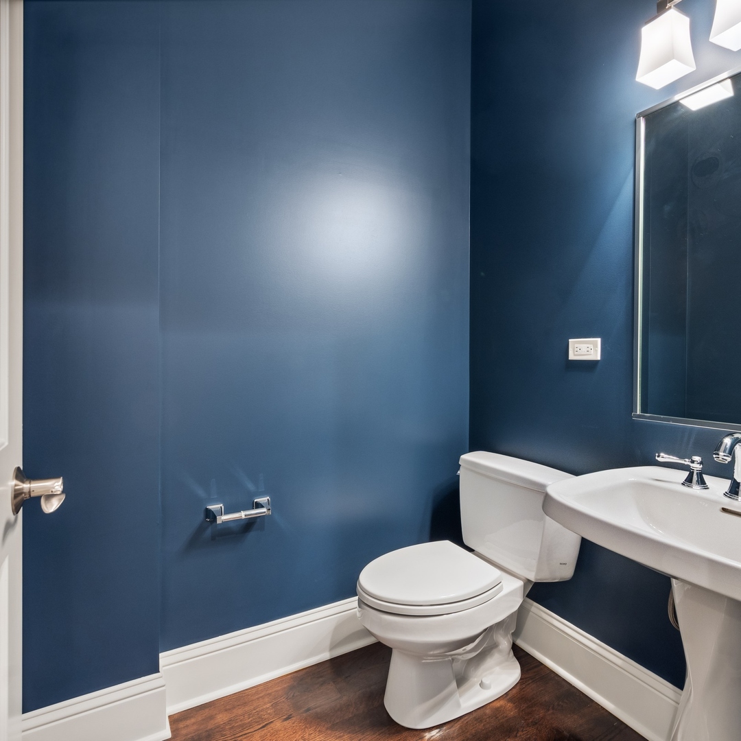 3052 North Racine Avenue, Unit 1 Chicago, IL 60657 - Photo 12 of 30 Gallery Image 12