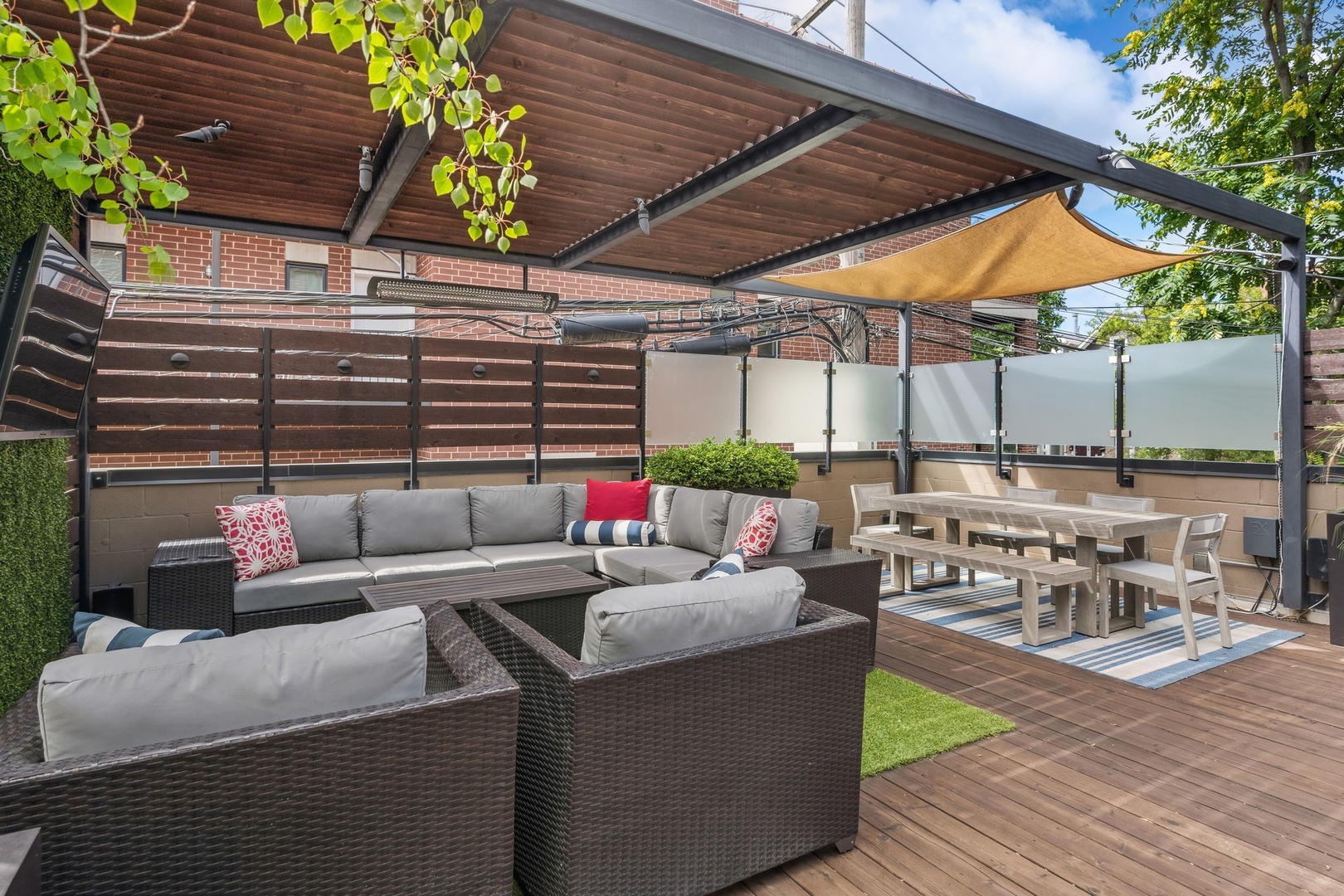 3052 North Racine Avenue, Unit 1 Chicago, IL 60657 - Photo 15 of 30 Gallery Image 15