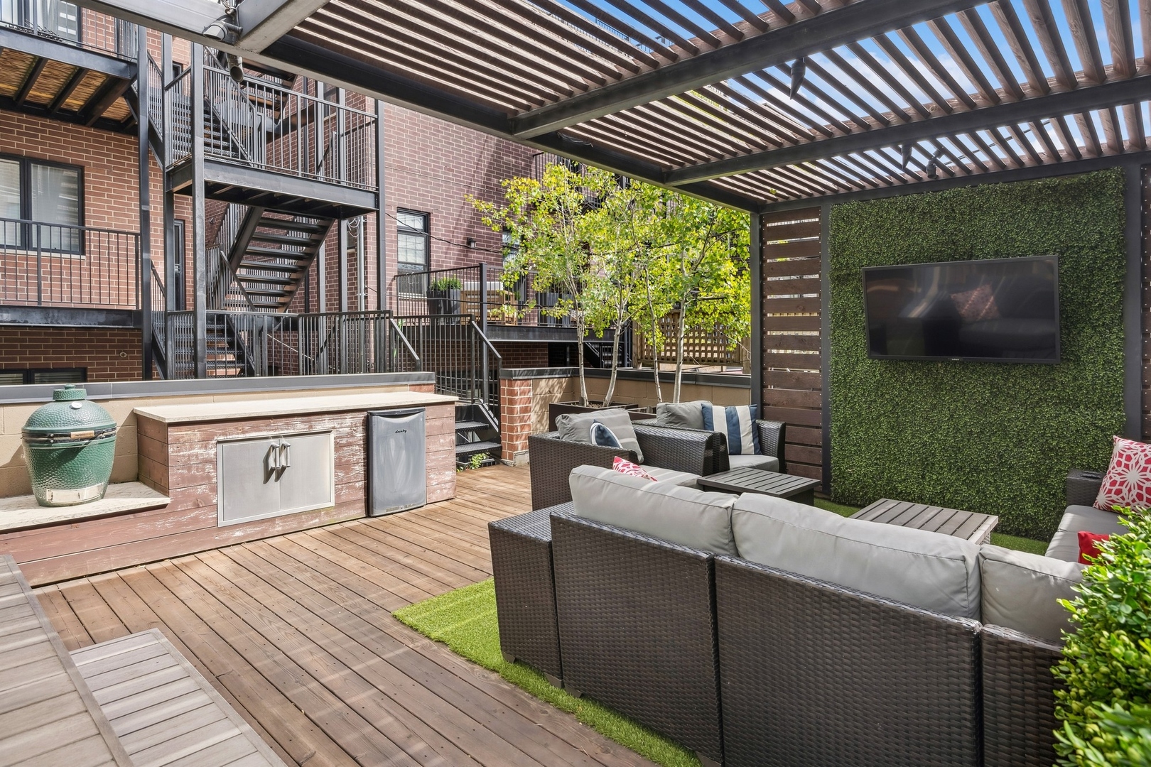 3052 North Racine Avenue, Unit 1 Chicago, IL 60657 - Photo 18 of 30 Gallery Image 18