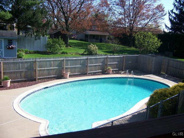 3036 Oakland Road Bethlehem, PA 18020 - Photo 2 of 28 Gallery Image 2