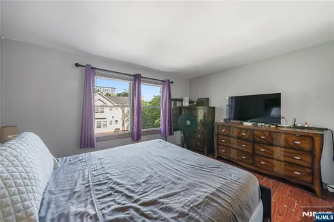 $299,000 | 98 Hillyer Street, Unit 2B, Orange, NJ 07050