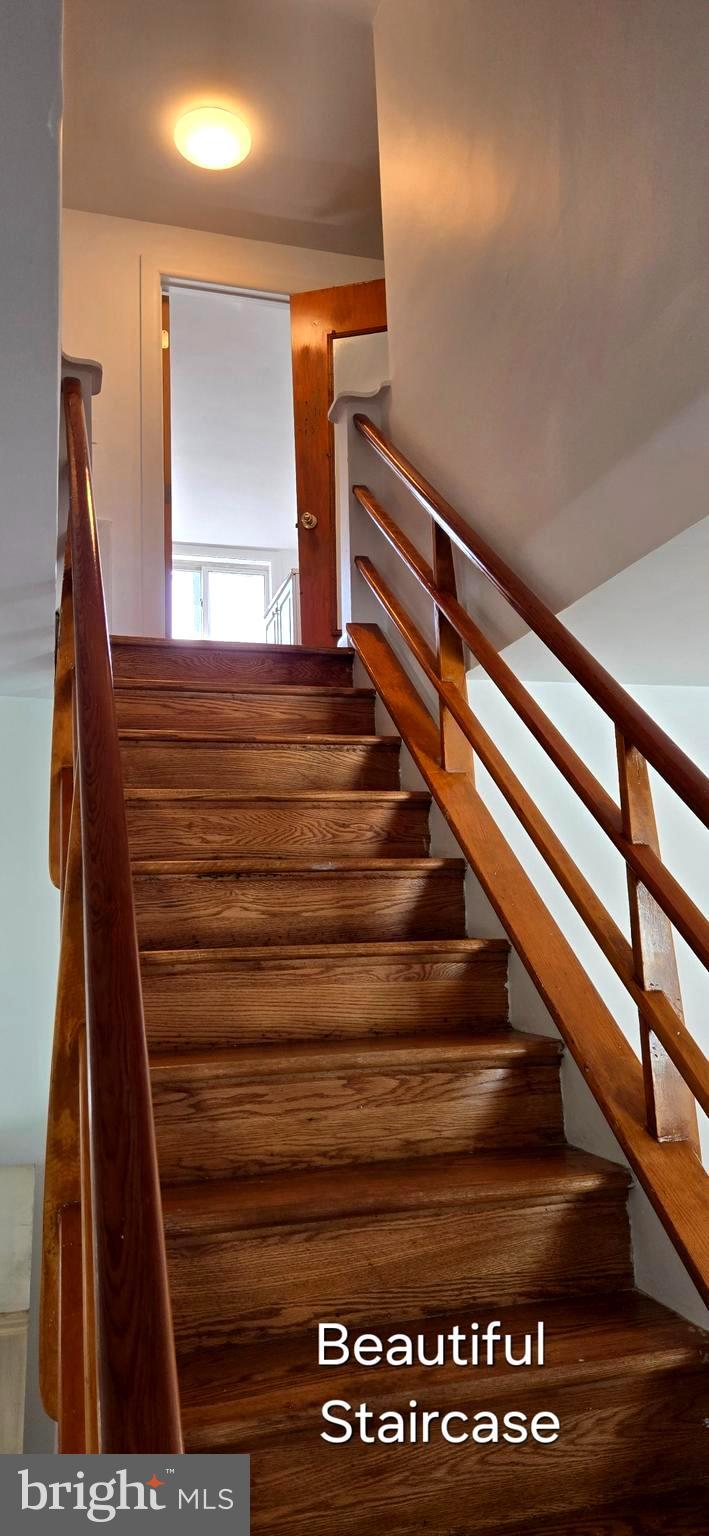 200 East Roland Road Brookhaven, PA 19015 - Photo 20 of 47 a view of entryway