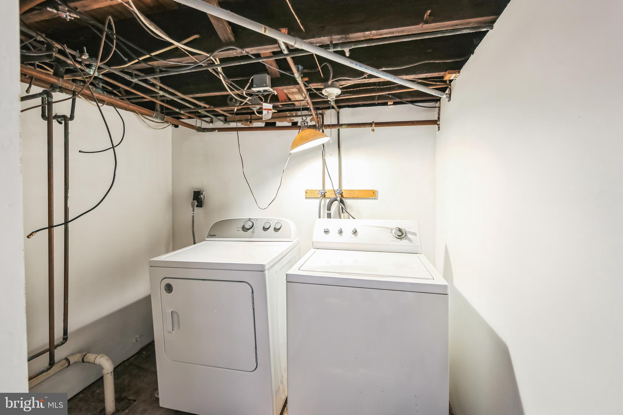 200 East Roland Road Brookhaven, PA 19015 - Photo 35 of 47 a utility room with dryer and washer