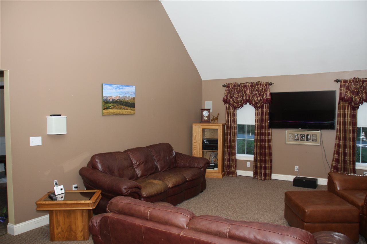 136 Dutton Road Pelham, NH 03076 - Photo 21 of 40 Gallery Image 21