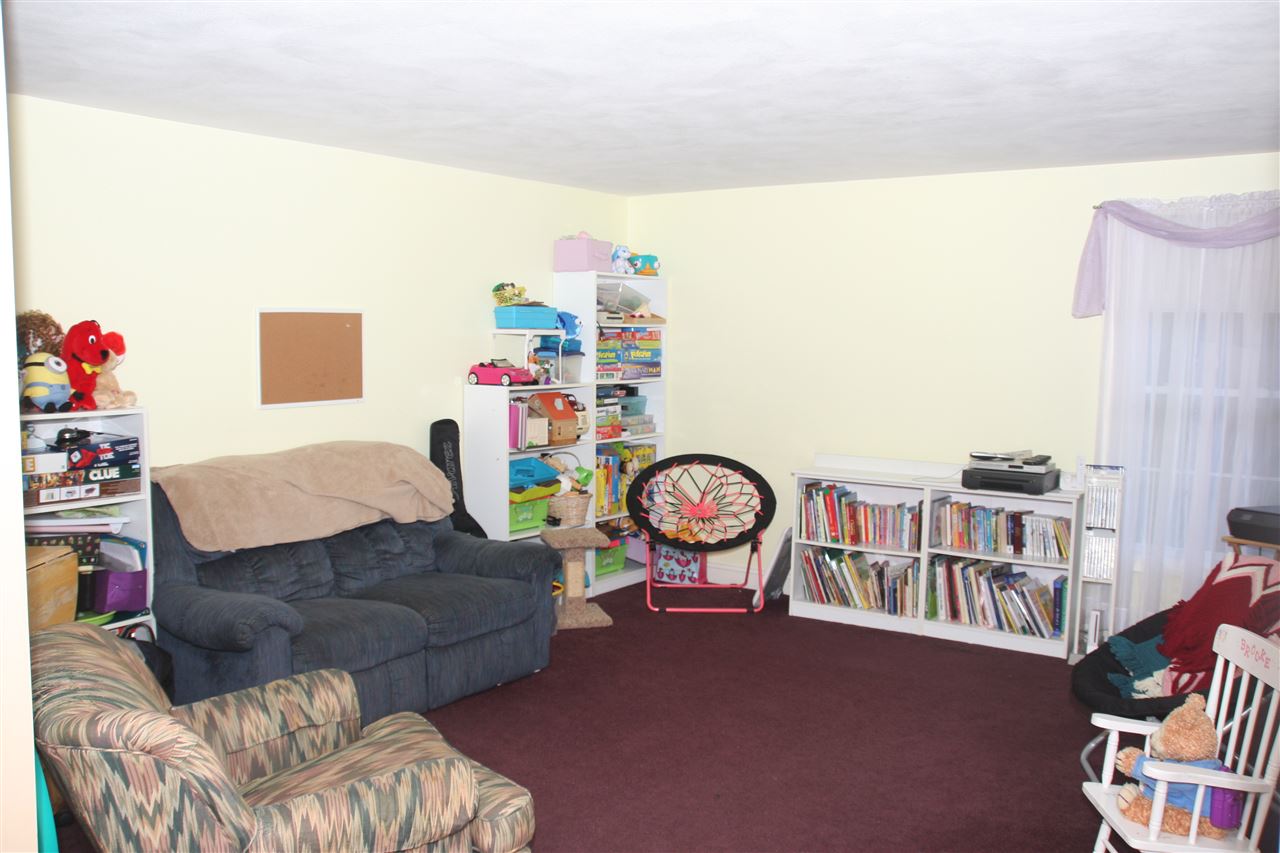 136 Dutton Road Pelham, NH 03076 - Photo 24 of 40 Gallery Image 24