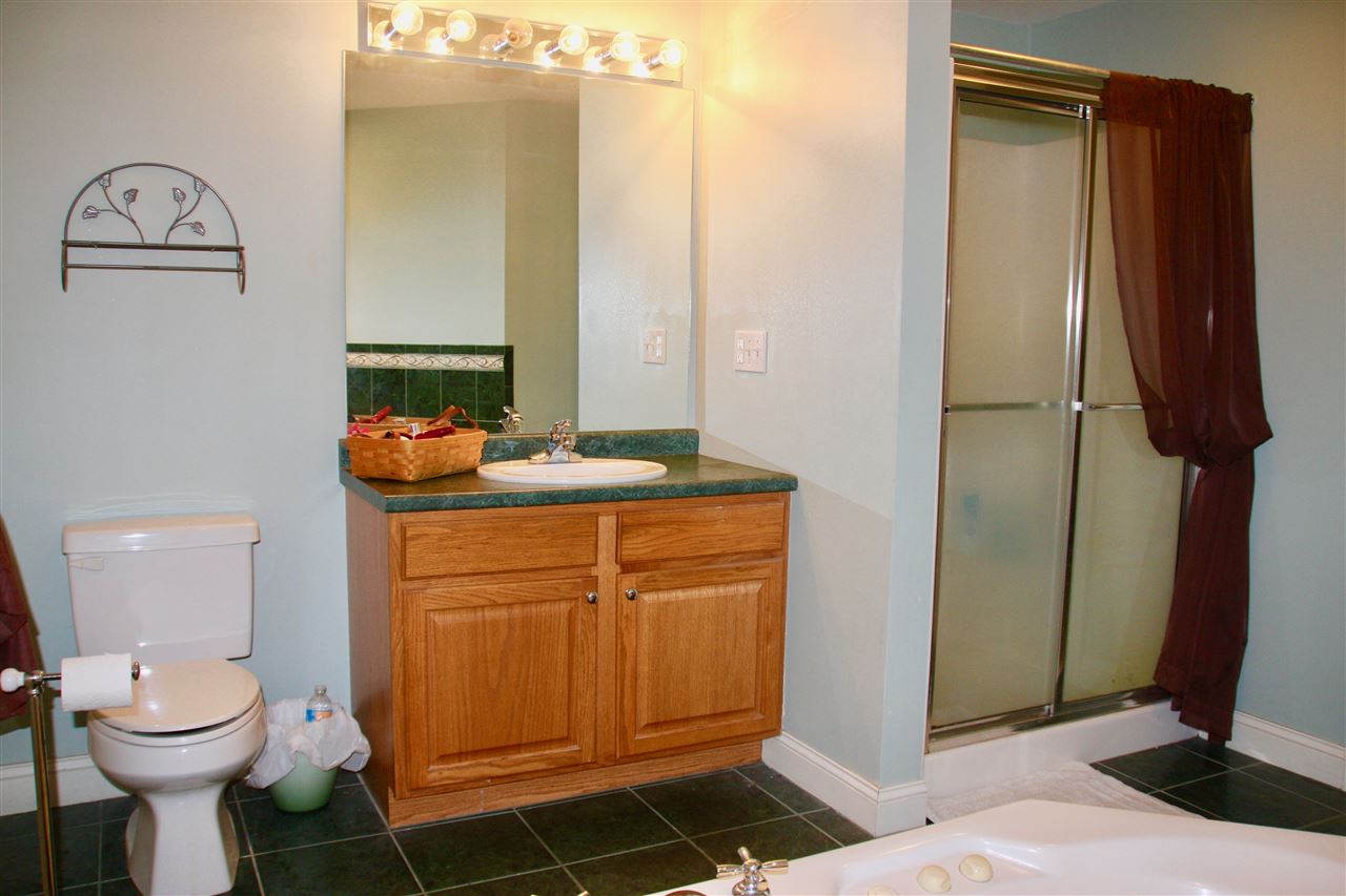 136 Dutton Road Pelham, NH 03076 - Photo 28 of 40 Gallery Image 28