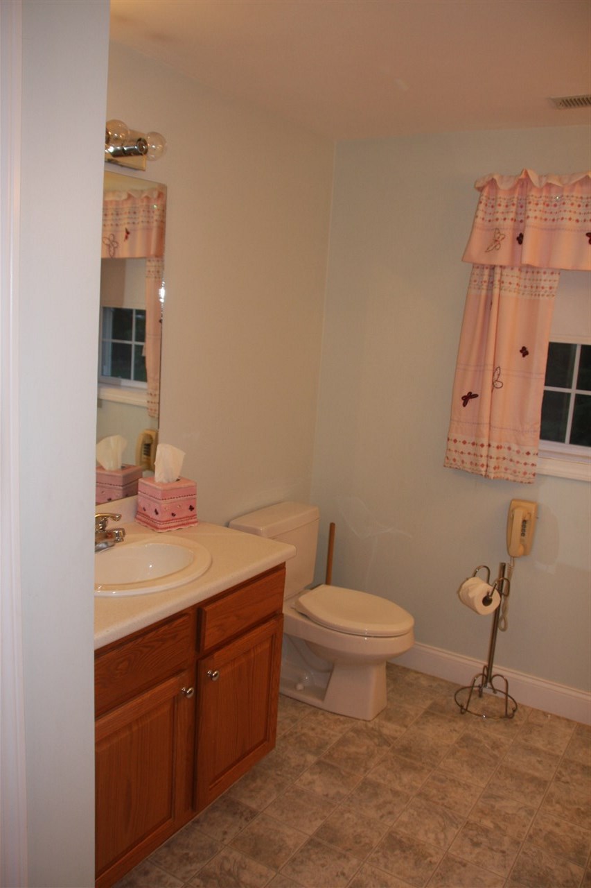 136 Dutton Road Pelham, NH 03076 - Photo 29 of 40 Gallery Image 29