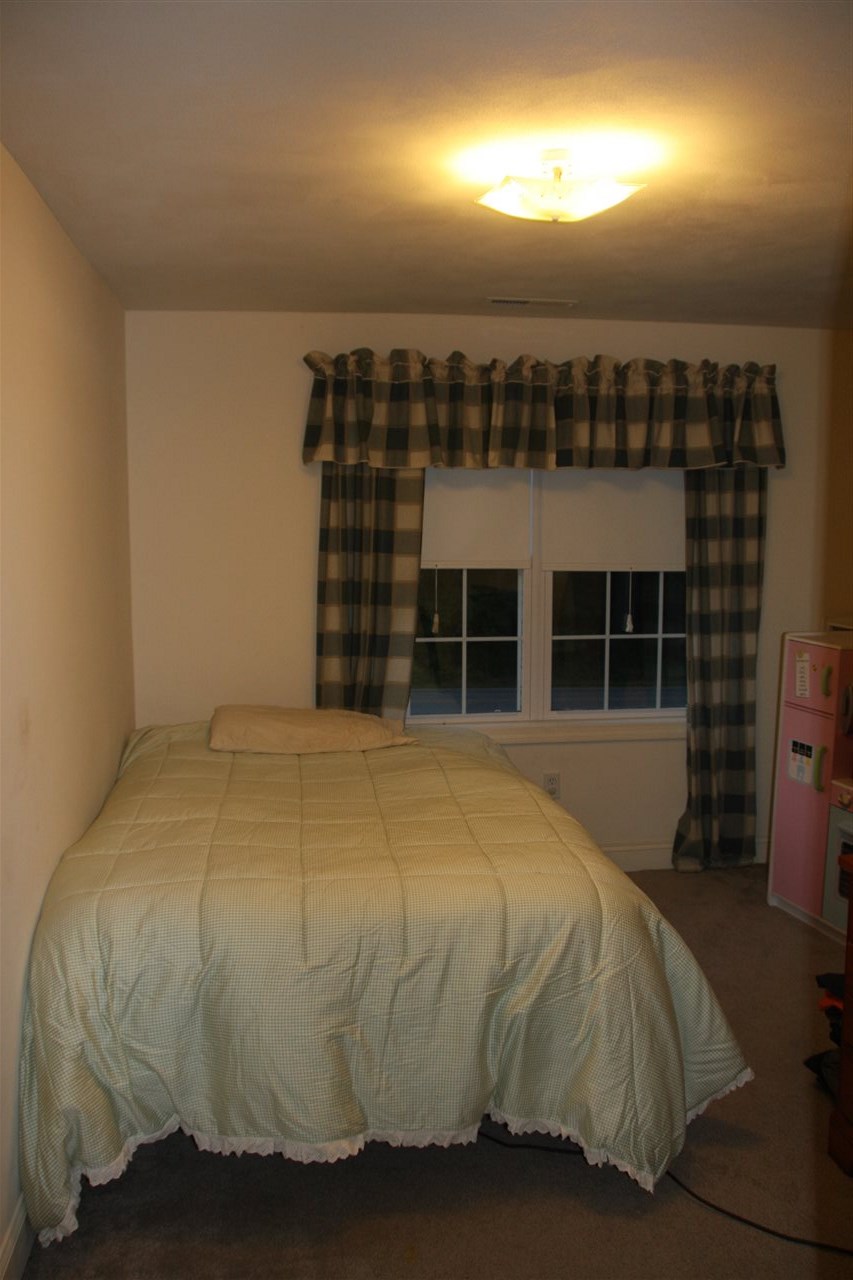 136 Dutton Road Pelham, NH 03076 - Photo 34 of 40 Gallery Image 34